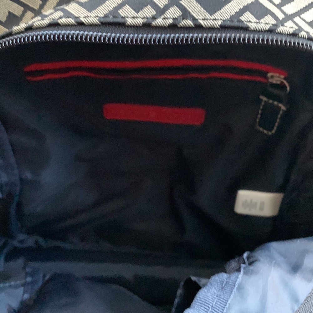 Backpack - Picture 3 of 6